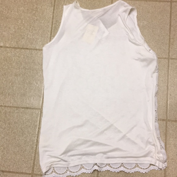 Fun White blouse - Picture 2 of 2